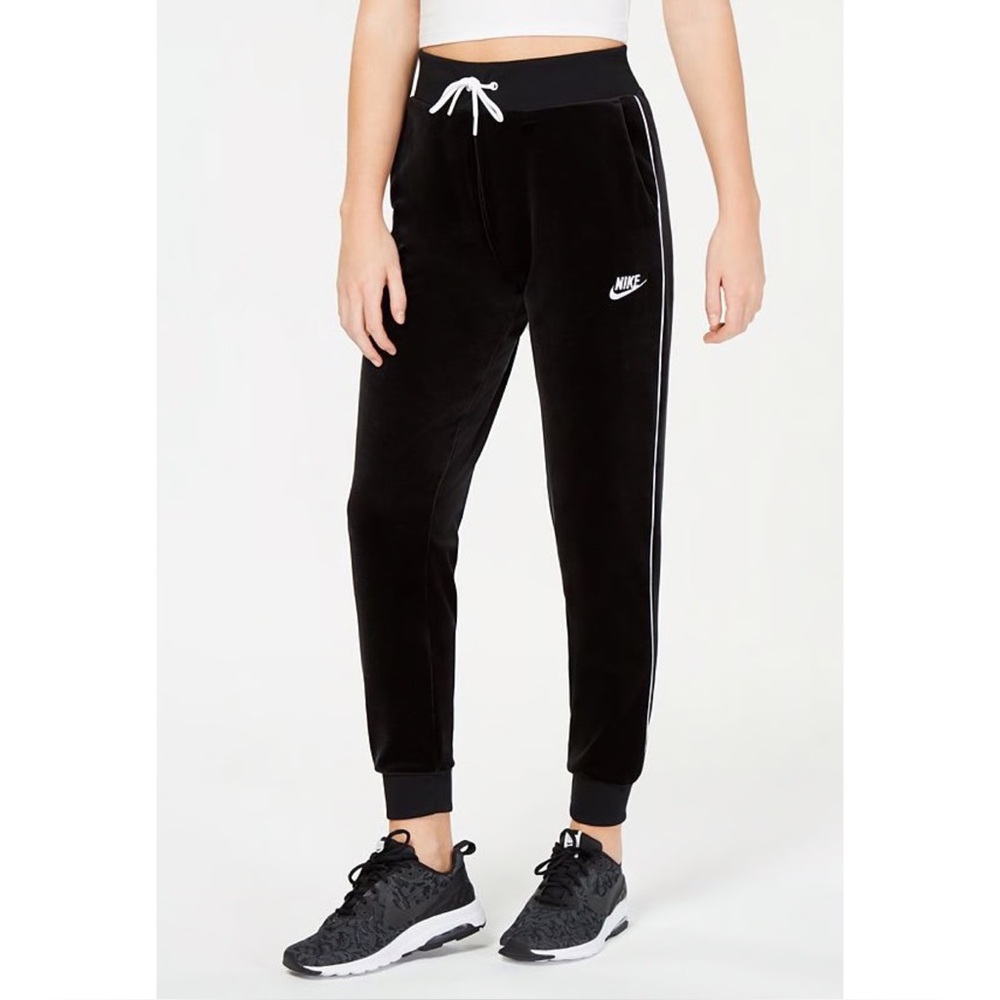 Nike WOMEN'S NIKE HERITAGE SPORTSWEAR VELOUR JOGGERS TRACK PANTS SIZE XS BLACK